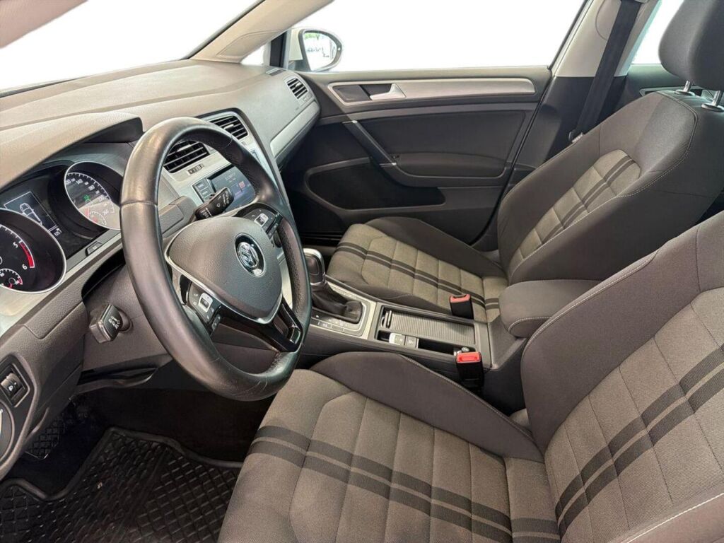Volkswagen Golf 2015 Valkoinen
