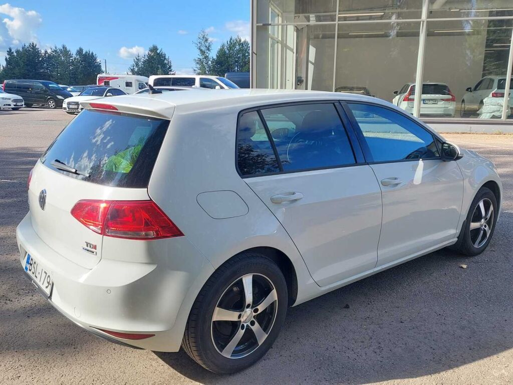 Volkswagen Golf 2015 Valkoinen