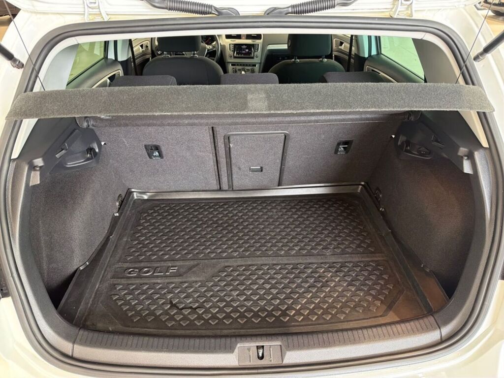 Volkswagen Golf 2015 Valkoinen