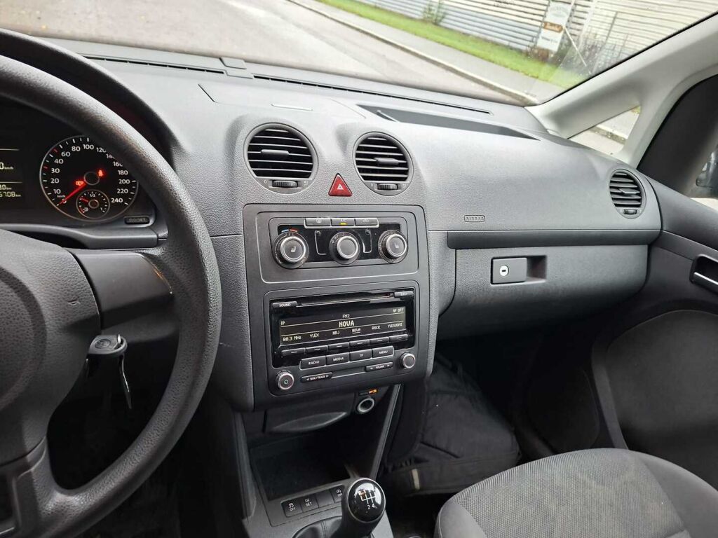 Volkswagen Caddy Maxi 2015 Musta