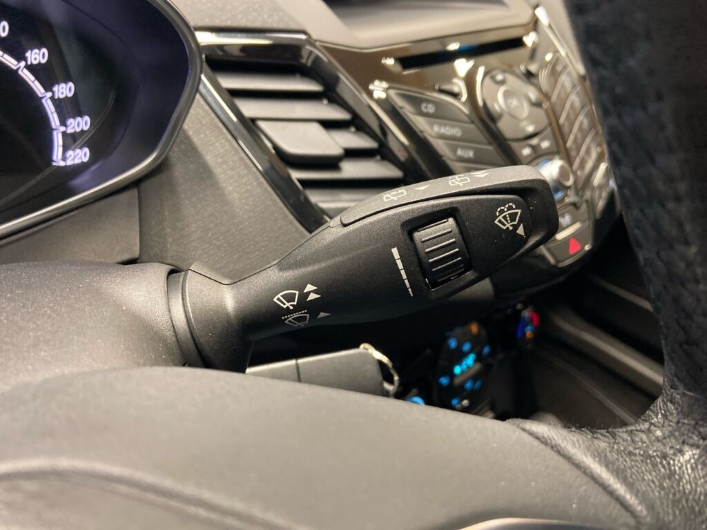 Ford Fiesta 2015 Harmaa