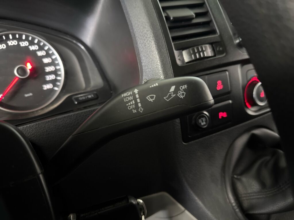 Volkswagen Transporter 2015 Valkoinen