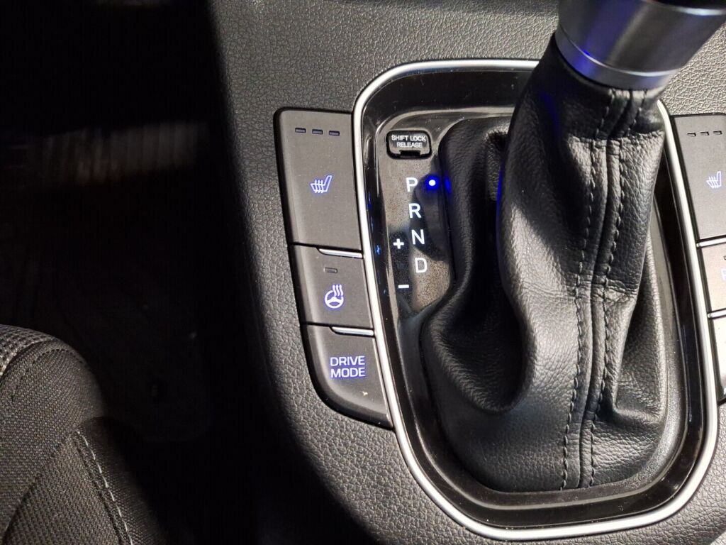 Hyundai i30 5d 2018 Punainen