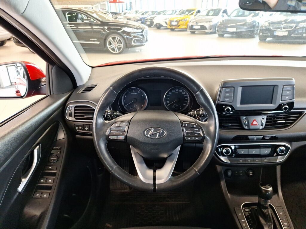 Hyundai i30 5d 2018 Punainen