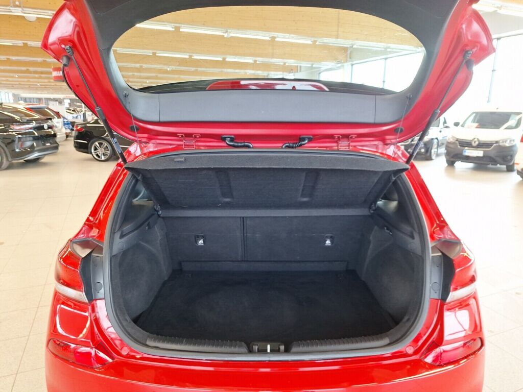 Hyundai i30 5d 2018 Punainen