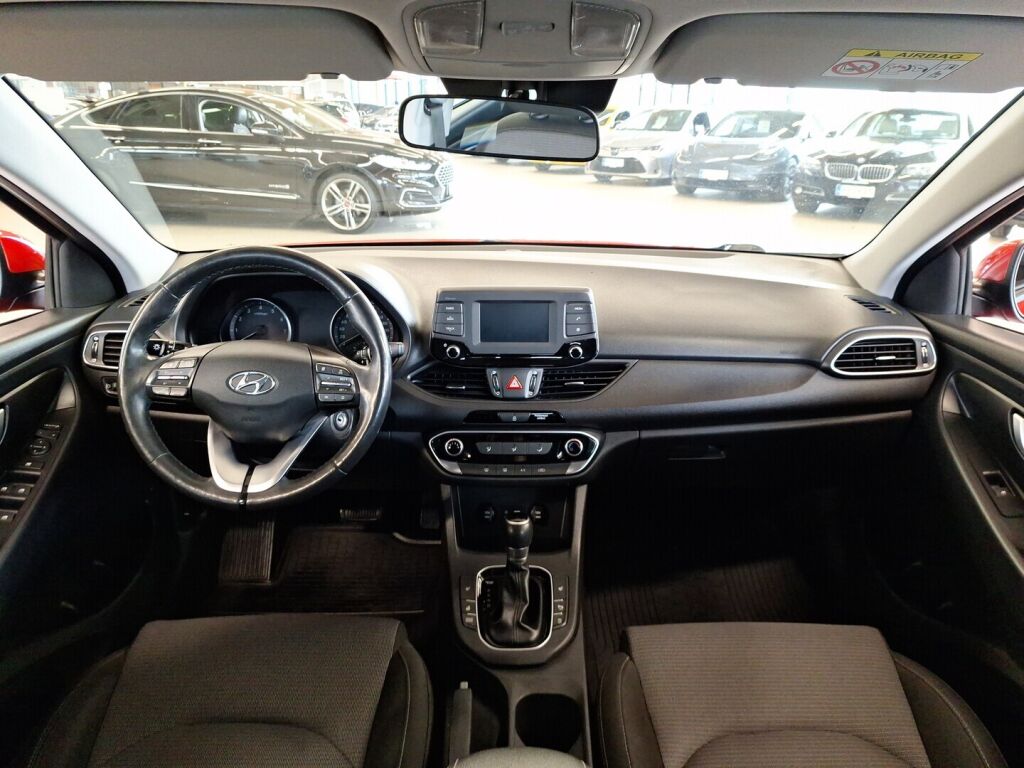 Hyundai i30 5d 2018 Punainen