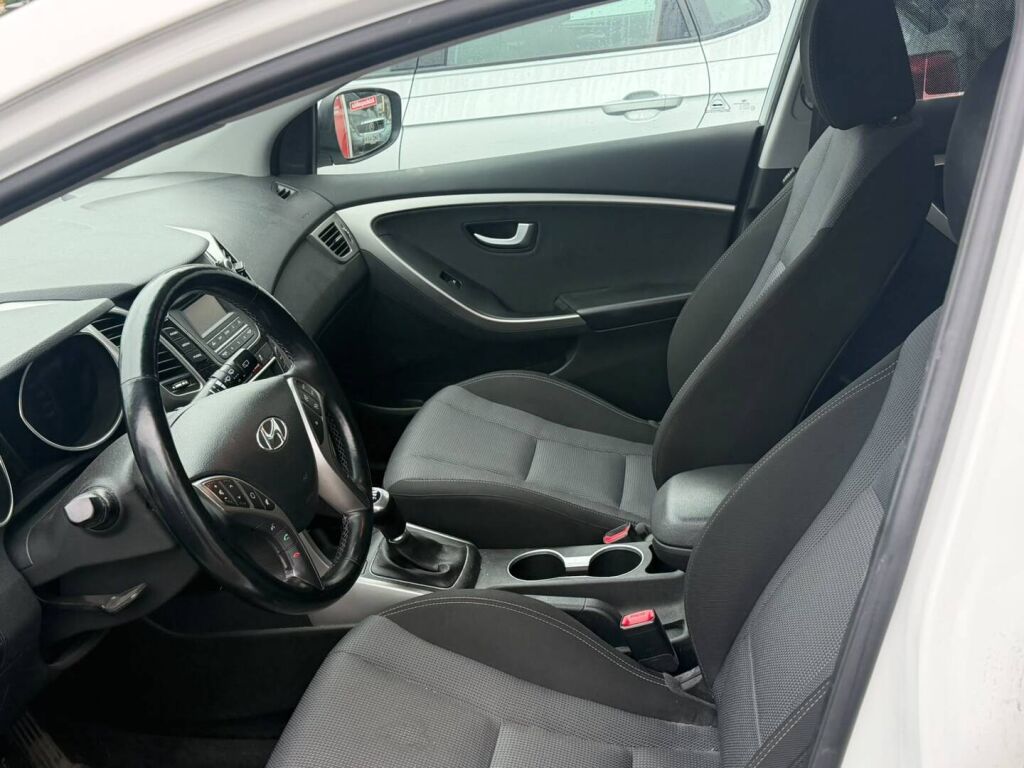 Hyundai i30 Wagon 2015 Valkoinen