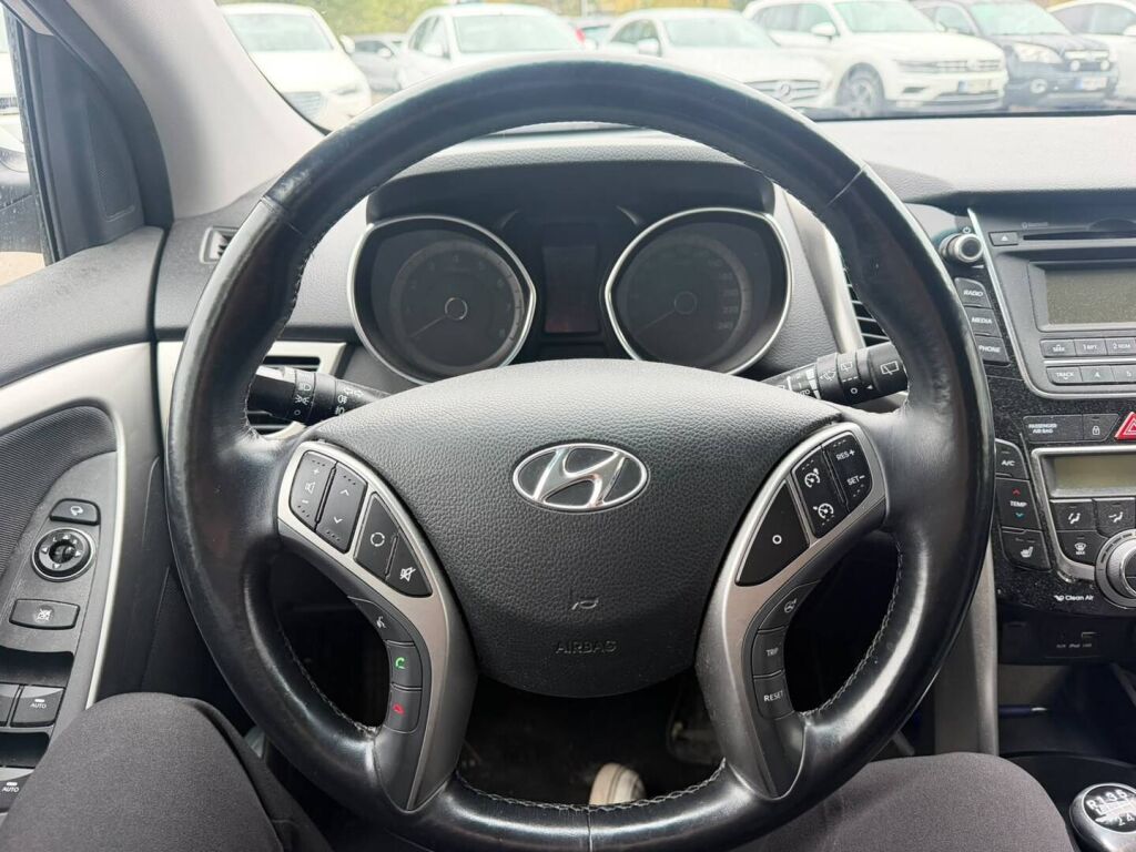 Hyundai i30 Wagon 2015 Valkoinen