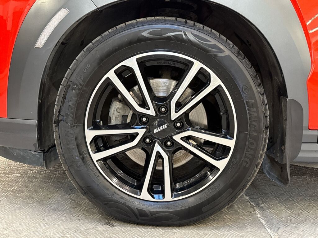 Hyundai KONA 2020 Oranssi