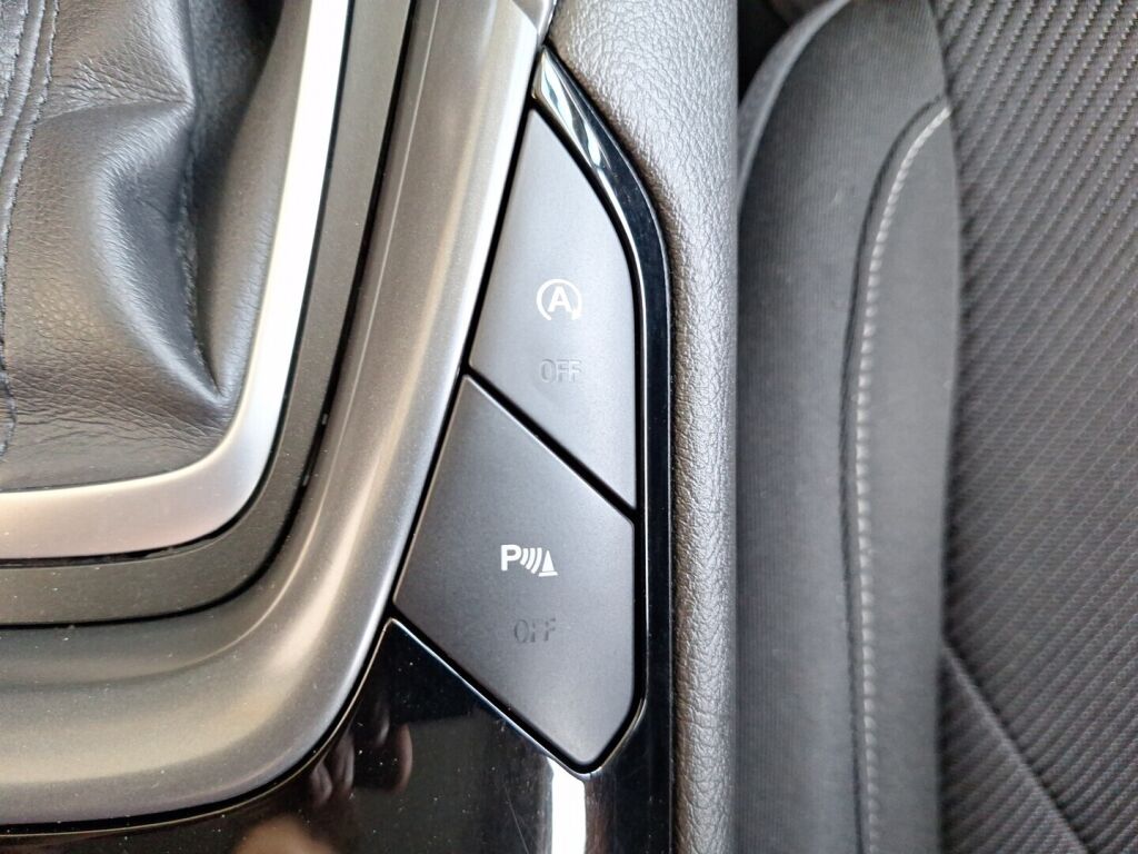 Ford Mondeo 2015 Punainen