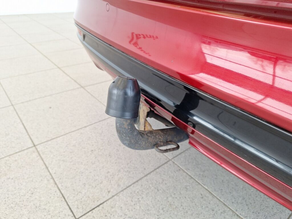 Ford Mondeo 2015 Punainen