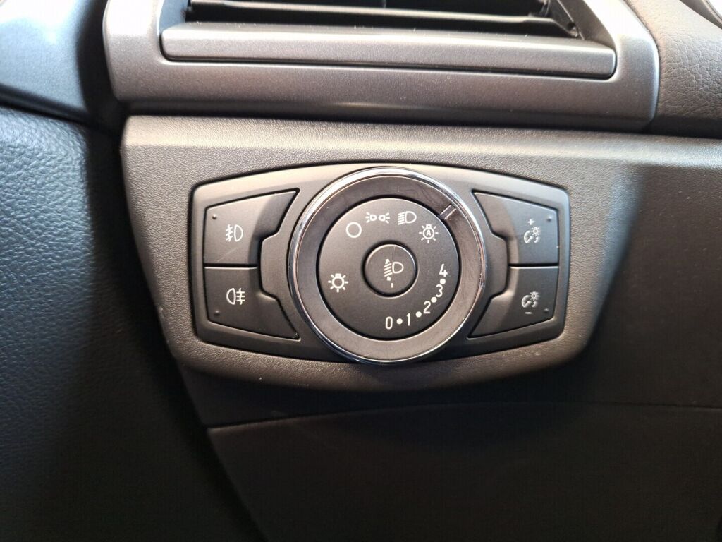 Ford Mondeo 2015 Punainen