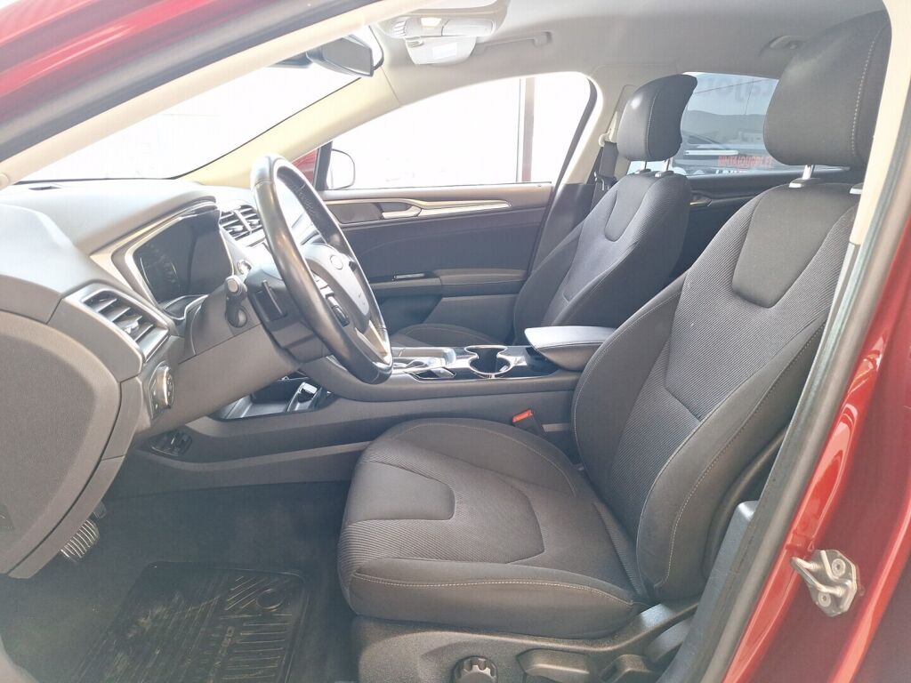 Ford Mondeo 2015 Punainen