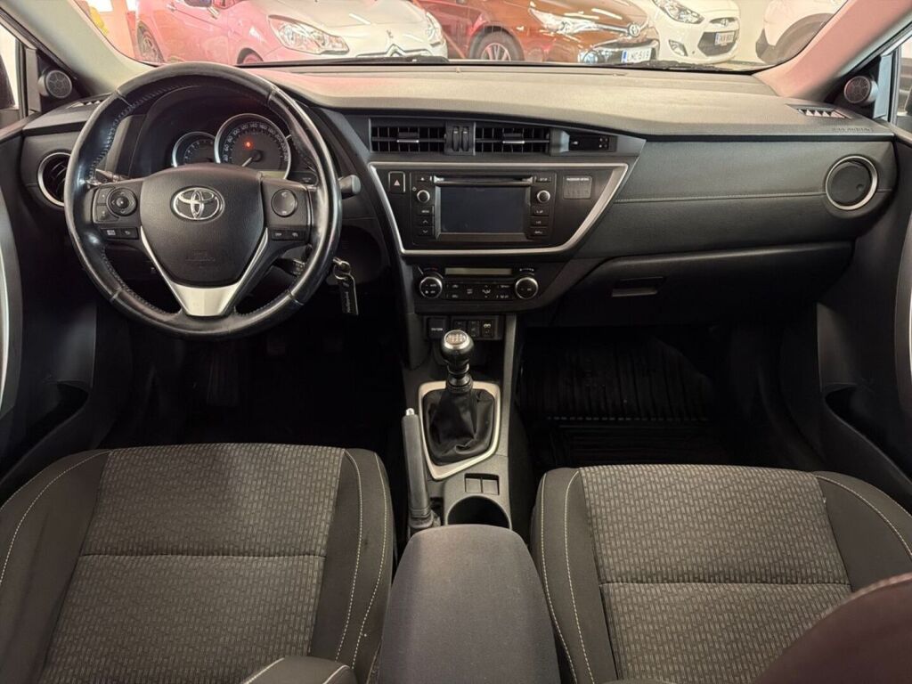 Toyota Auris 2015 Valkoinen