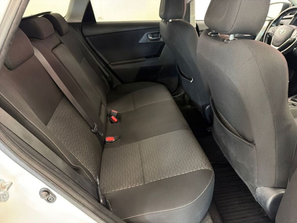 Toyota Auris 2015 Valkoinen