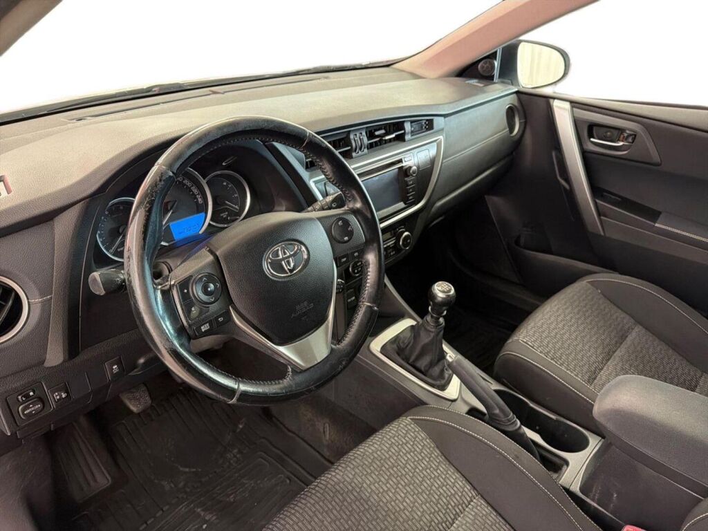 Toyota Auris 2015 Valkoinen