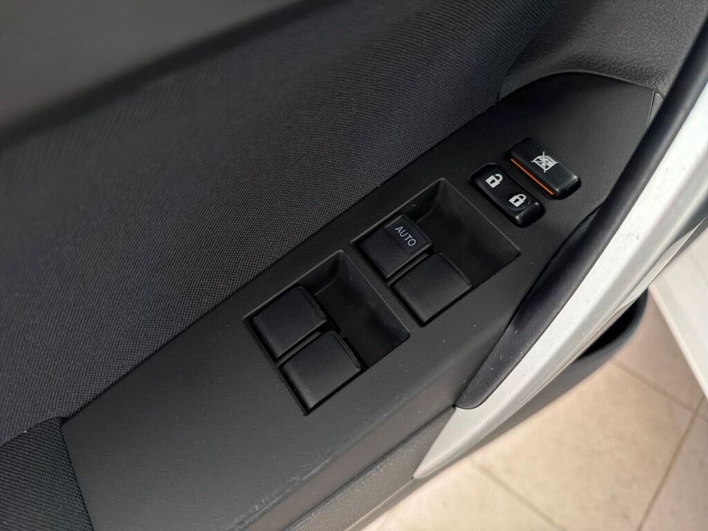 Toyota Auris 2015 Valkoinen