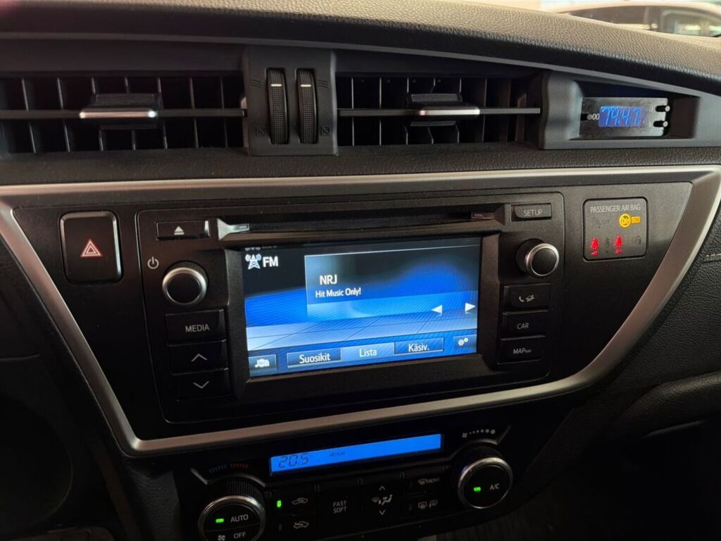 Toyota Auris 2015 Valkoinen