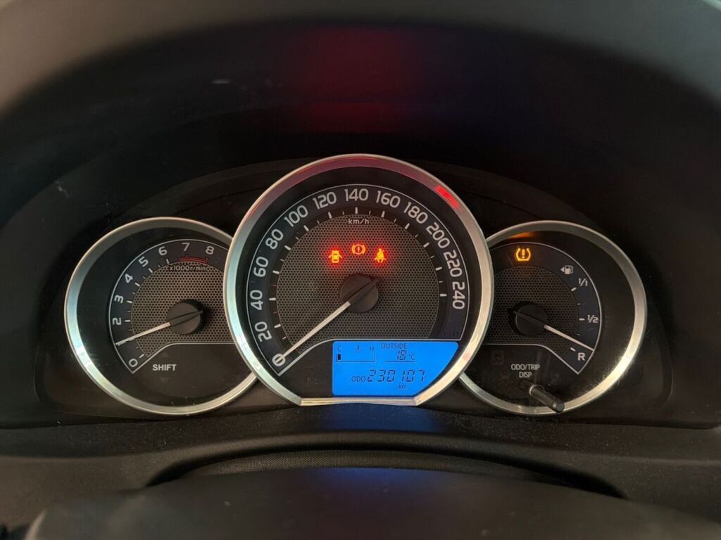 Toyota Auris 2015 Valkoinen