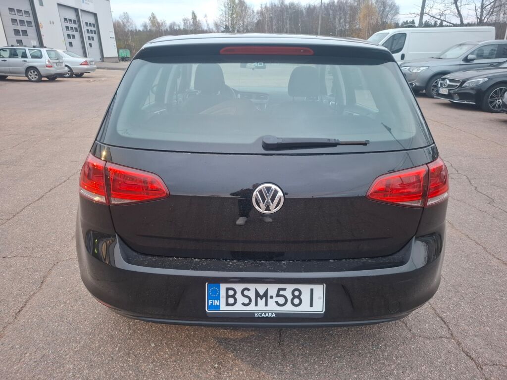 Volkswagen Golf 2015 Musta