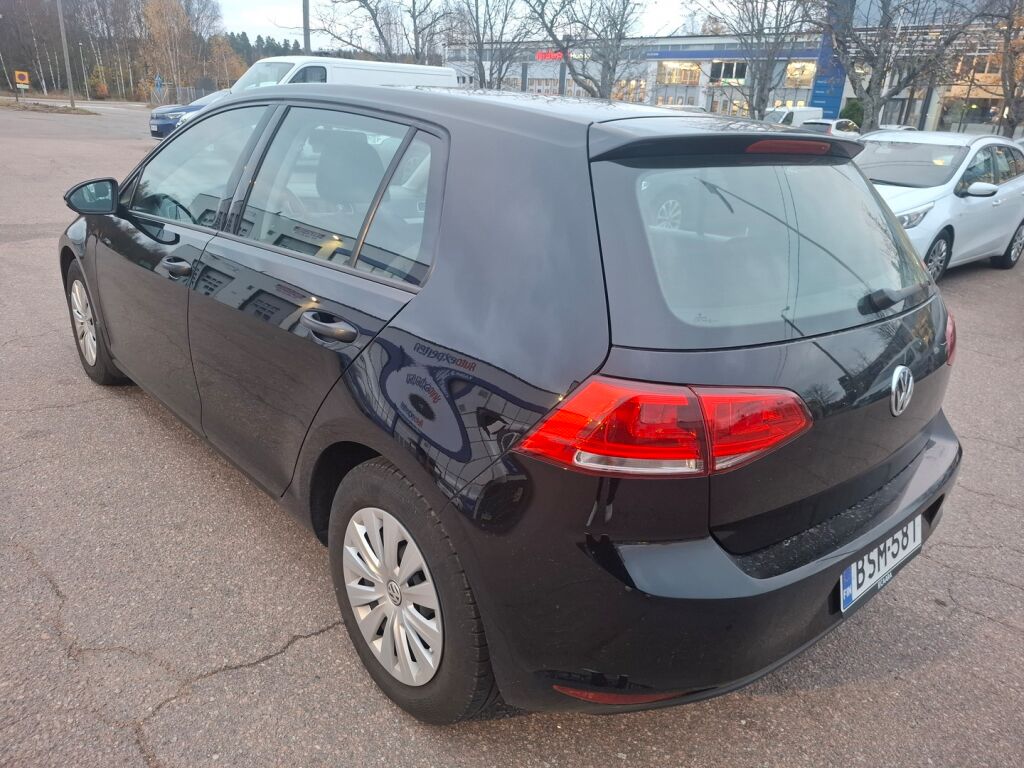 Volkswagen Golf 2015 Musta
