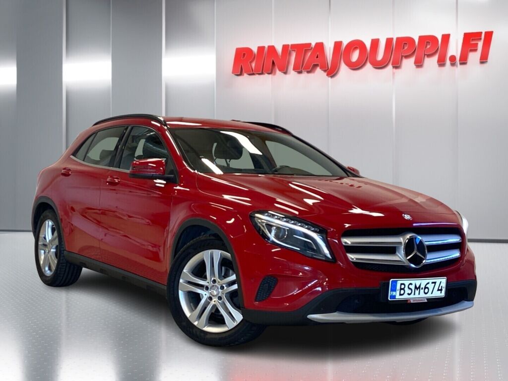 Mercedes-Benz GLA 2015 Punainen