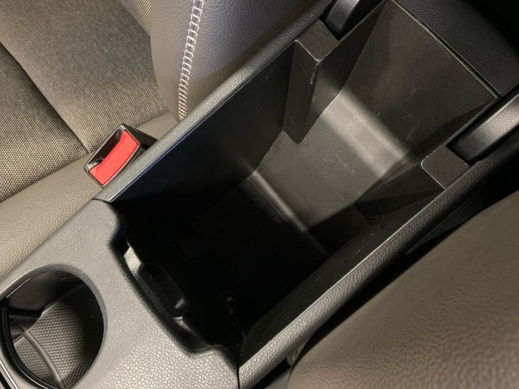 Mercedes-Benz GLA 2015 Punainen