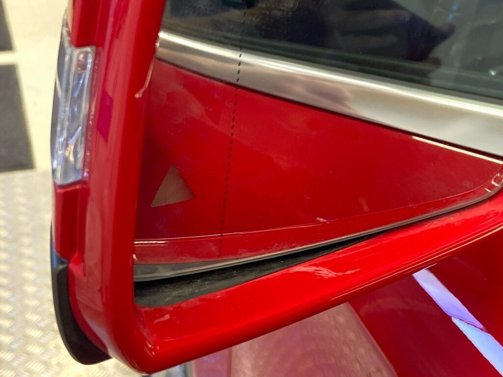 Mercedes-Benz GLA 2015 Punainen