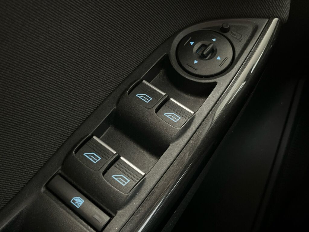 Ford Focus 2015 Valkoinen