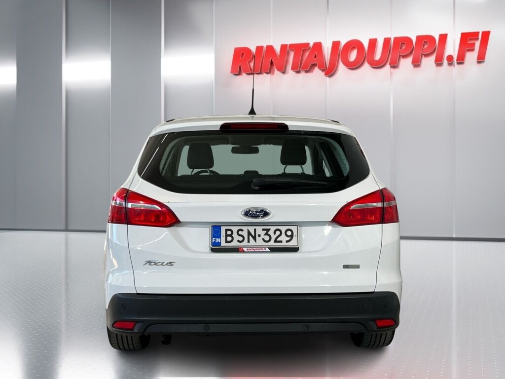Ford Focus 2015 Valkoinen