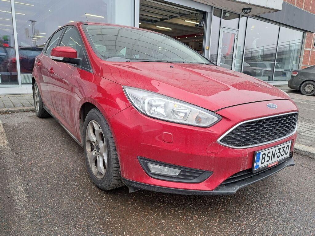 Ford Focus 2015 Punainen