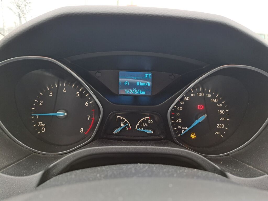 Ford Focus 2015 Punainen