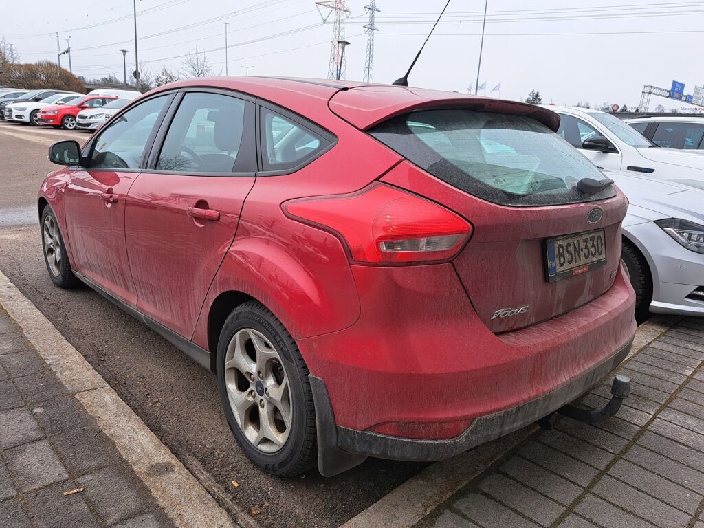 Ford Focus 2015 Punainen