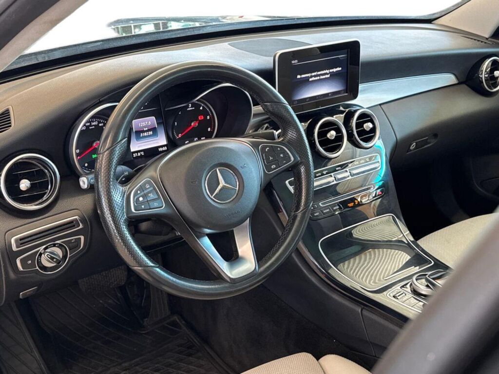 Mercedes-Benz C 2015 Musta