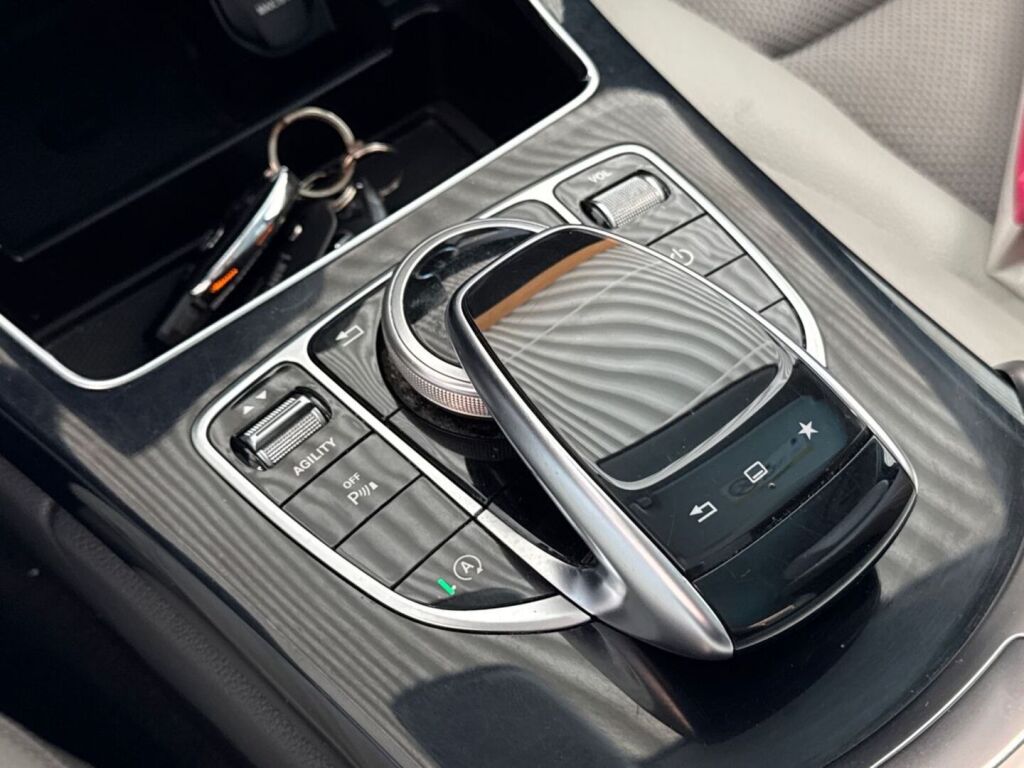 Mercedes-Benz C 2015 Musta