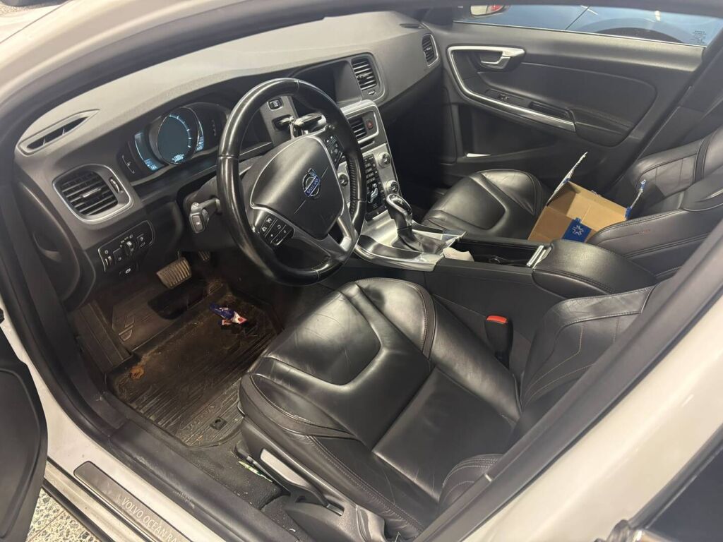 Volvo V60 2015 Valkoinen