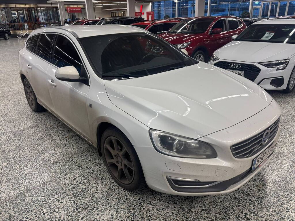 Volvo V60 2015 Valkoinen