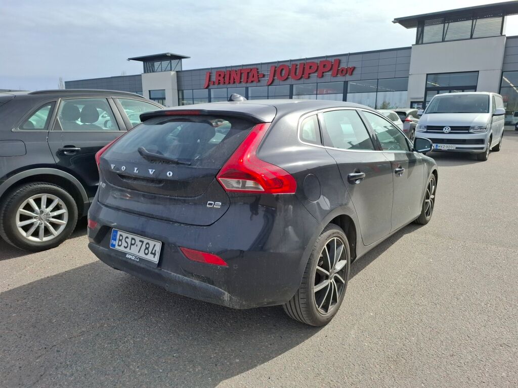 Volvo V40 2015 Musta