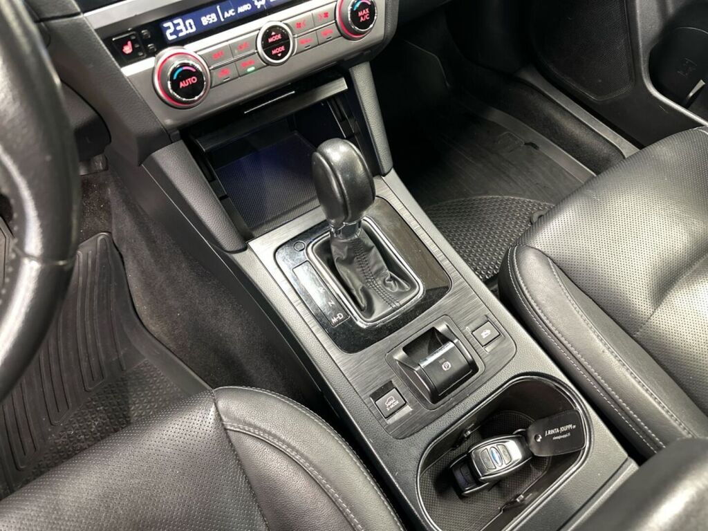 Subaru Outback 2015 Musta