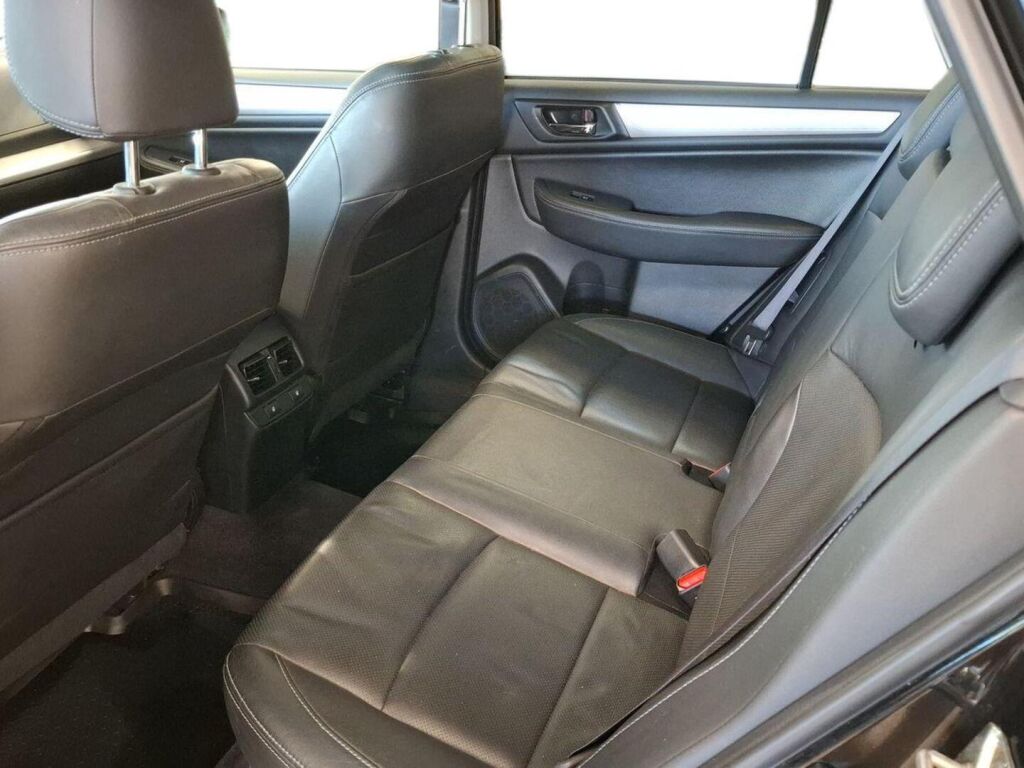 Subaru Outback 2015 Musta