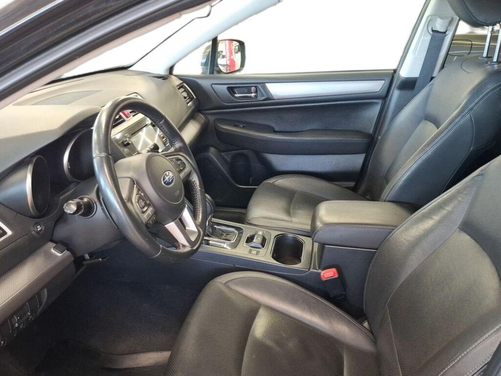 Subaru Outback 2015 Musta