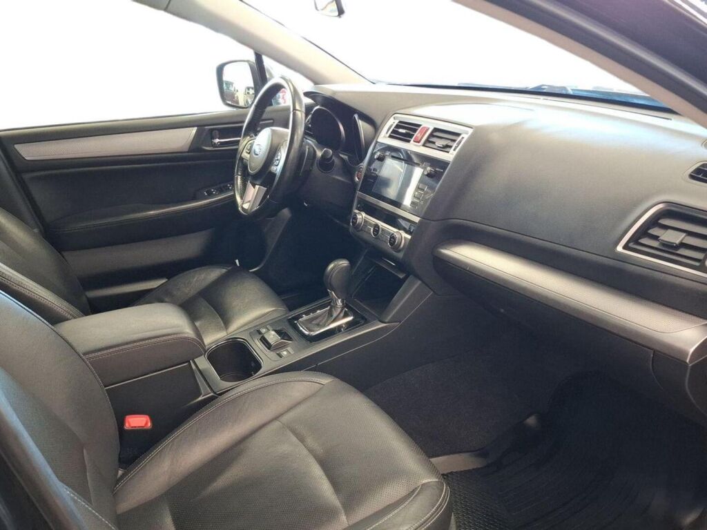 Subaru Outback 2015 Musta
