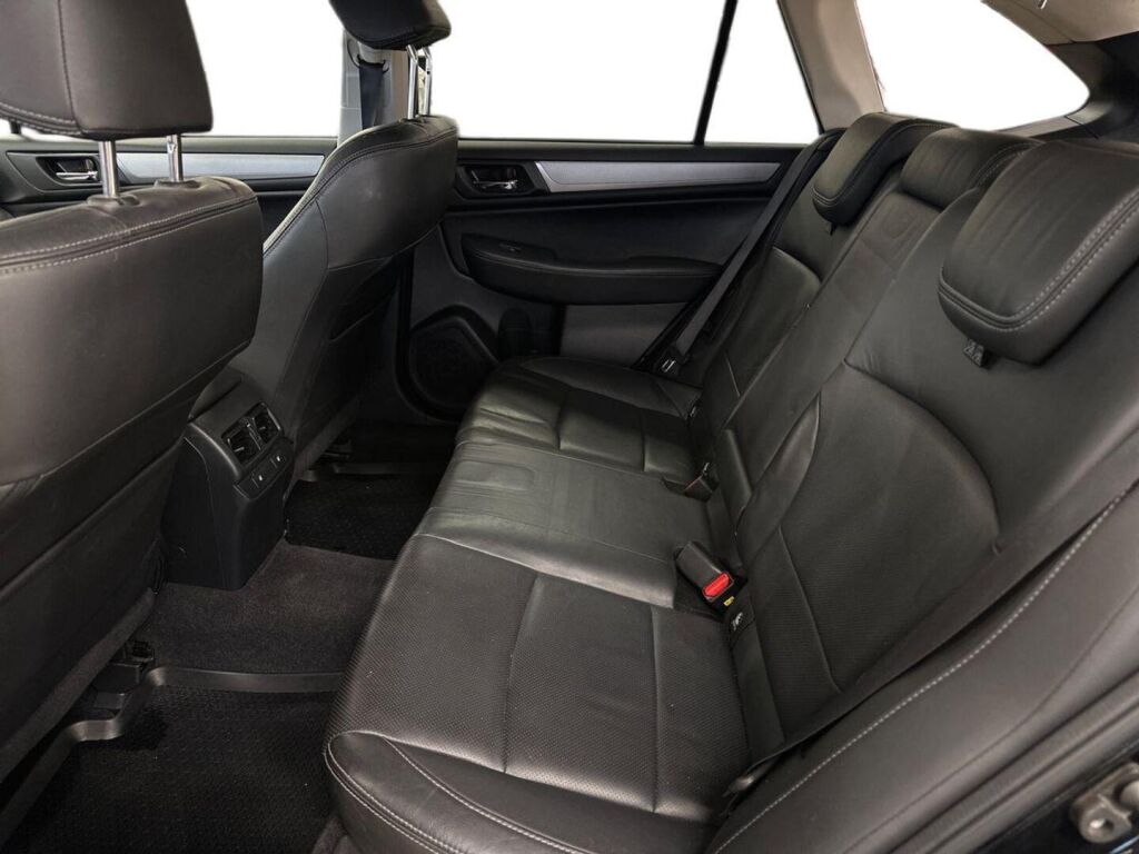 Subaru Outback 2015 Musta