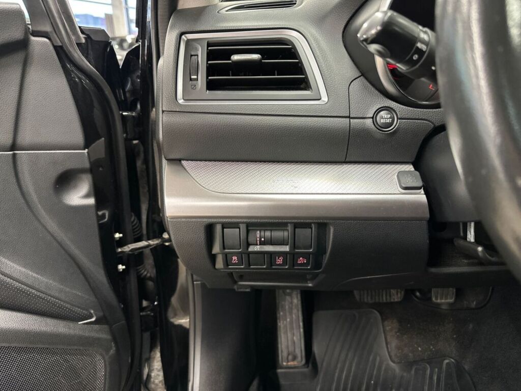 Subaru Outback 2015 Musta