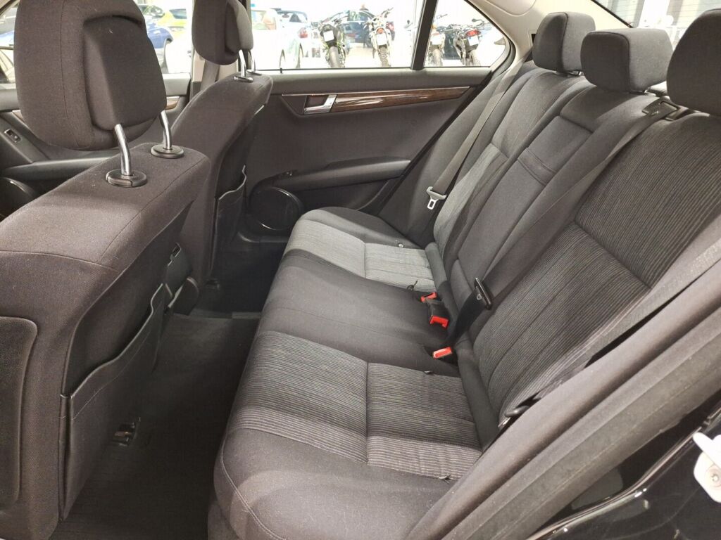 Mercedes-Benz C 2009 Musta