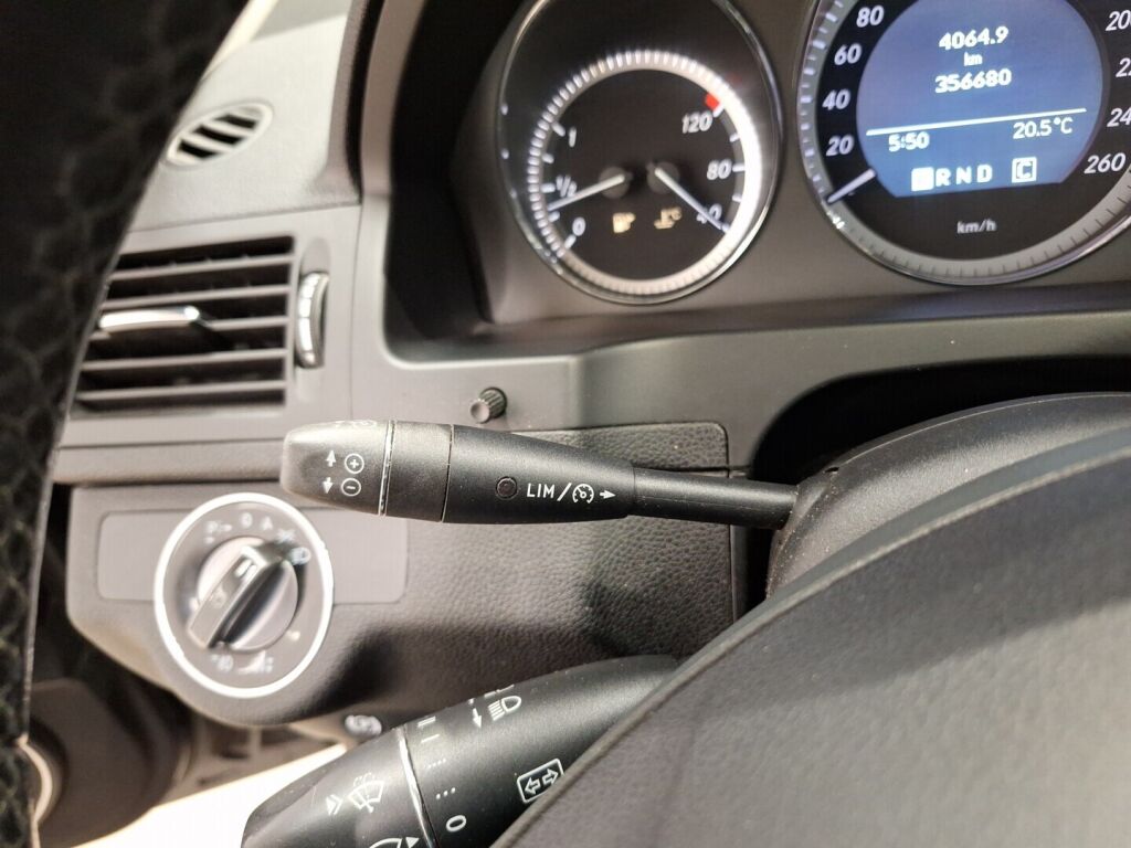 Mercedes-Benz C 2009 Musta