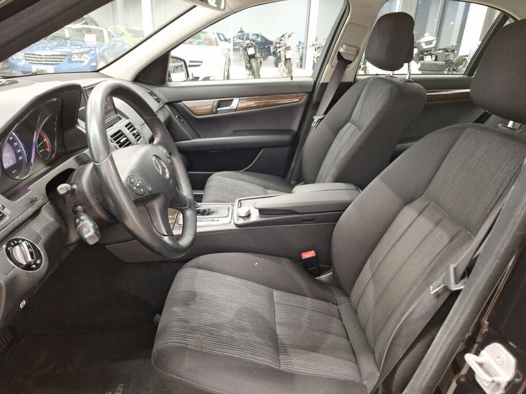 Mercedes-Benz C 2009 Musta