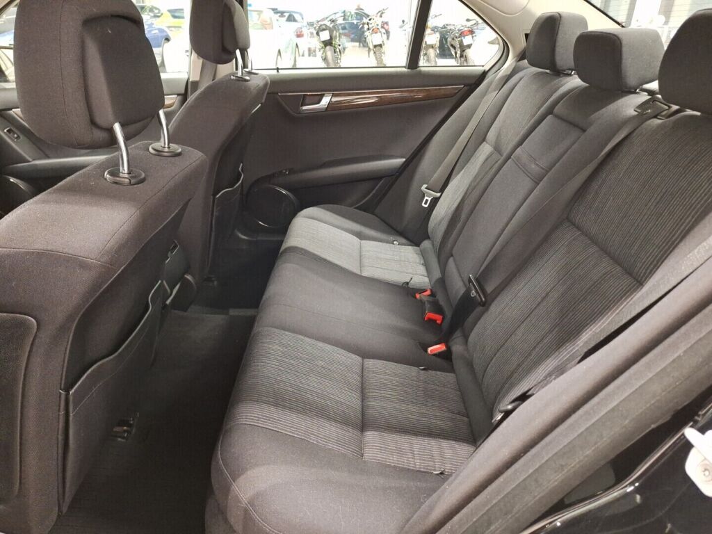 Mercedes-Benz C 2009 Musta