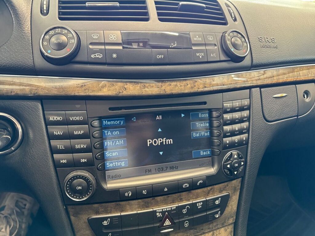 Mercedes-Benz E 2007 Musta