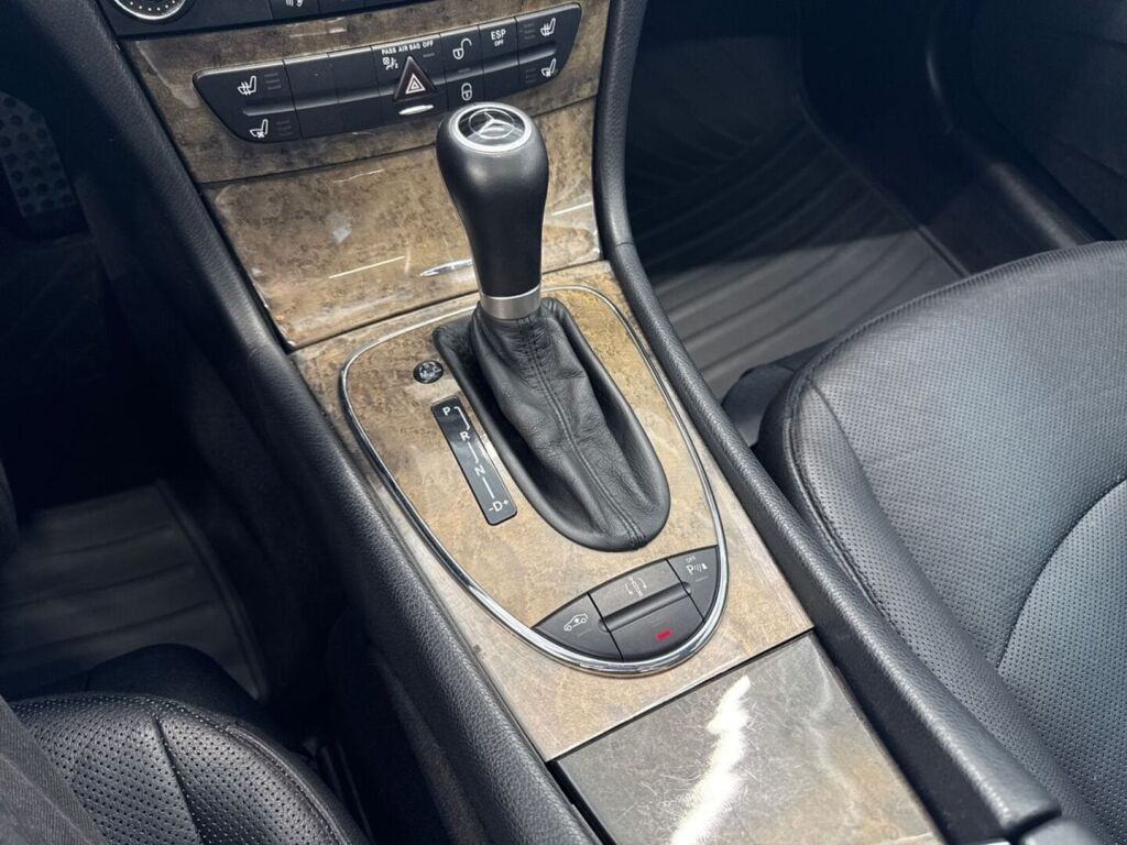 Mercedes-Benz E 2007 Musta